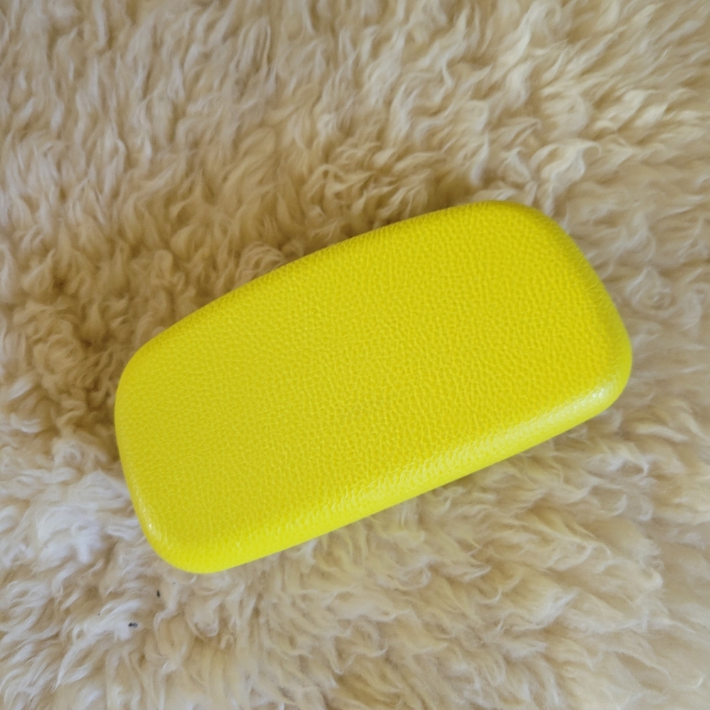 Emilio PUCCI Hard Shell large sunglasses case Yellow Leather Storage Like New - Picture 4 of 4